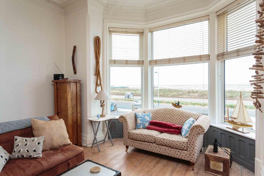 Beach Lookout - SEA VIEWS