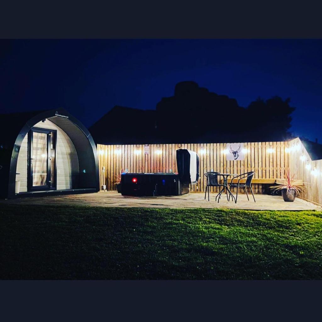 The Stag Pod Farm Stay with Hot Tub Sleeps 2 Ayrshire Rural Retreats (Galston)