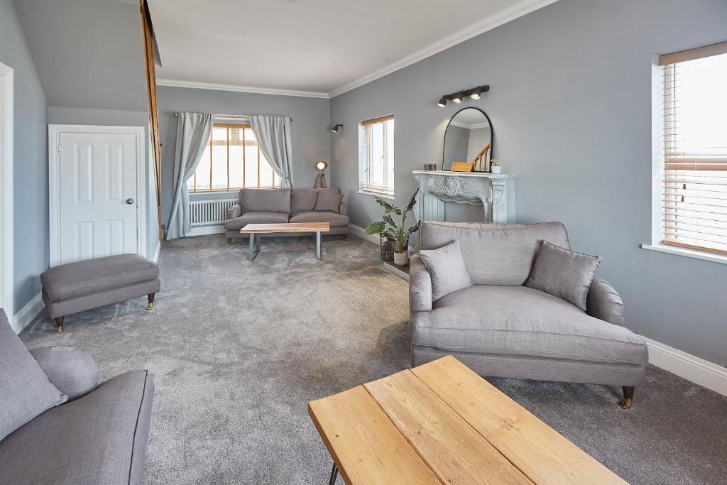 Host & Stay - Burnsyde Beach House