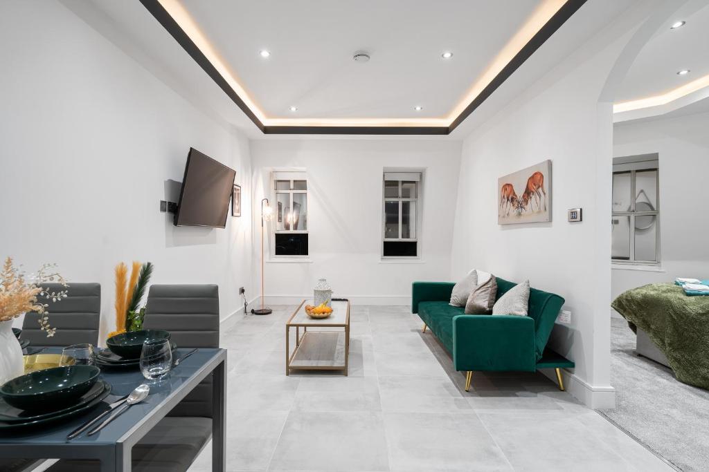 Luxury Apartment Complex In Newbury Town Centre