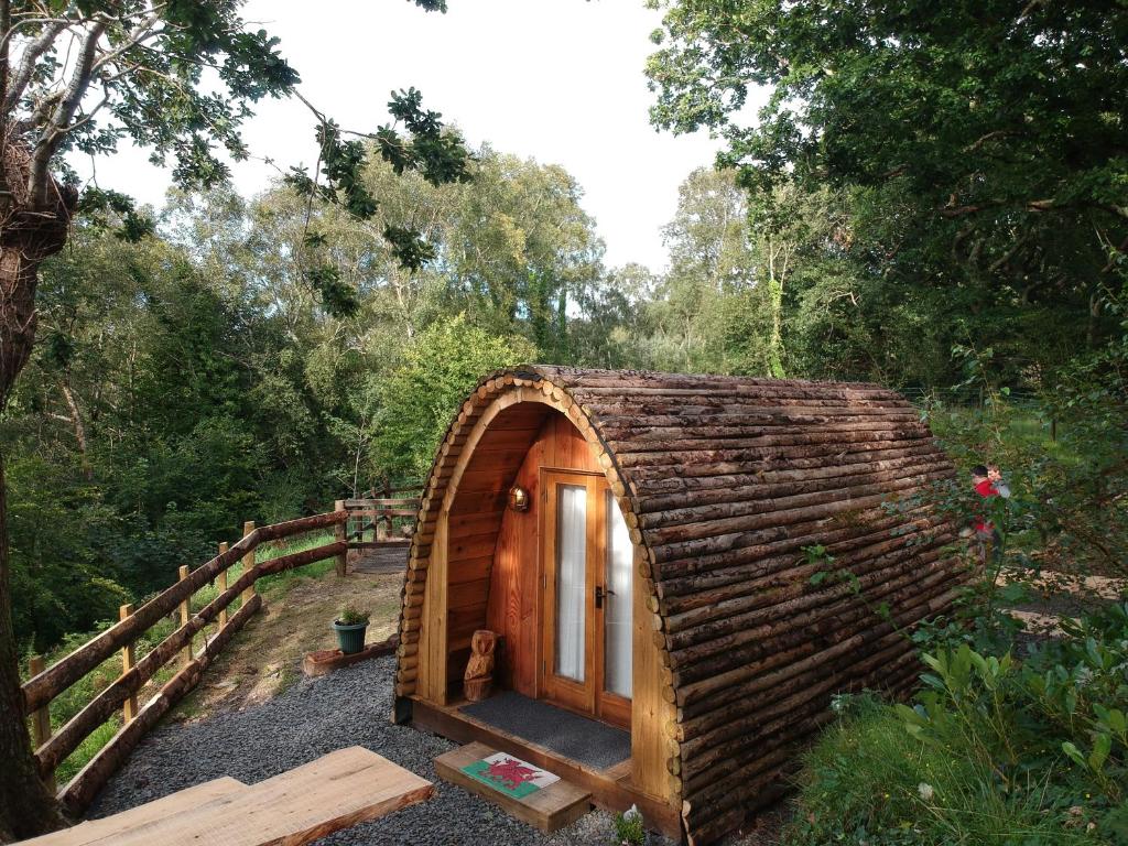 Owl Hut Cosy Ensuite Pod Snowdonia Coast Sleeps 2 (Dolgellau)