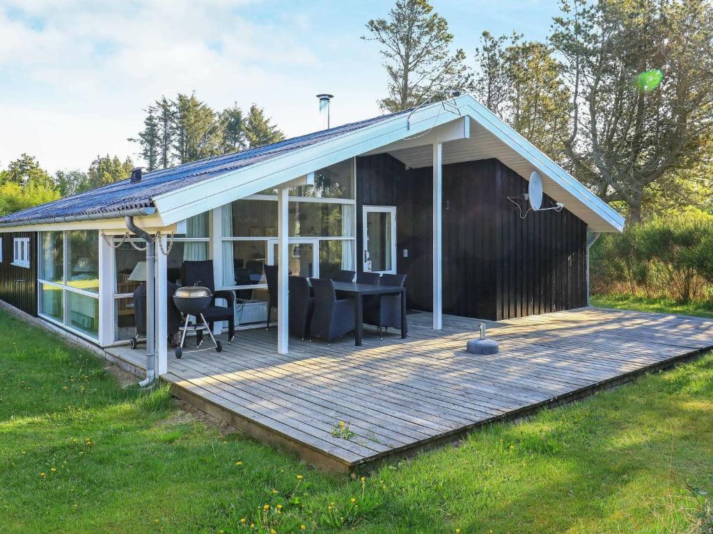 Cozy Holiday Home in Blokhus with a Terrace (Blokhus)