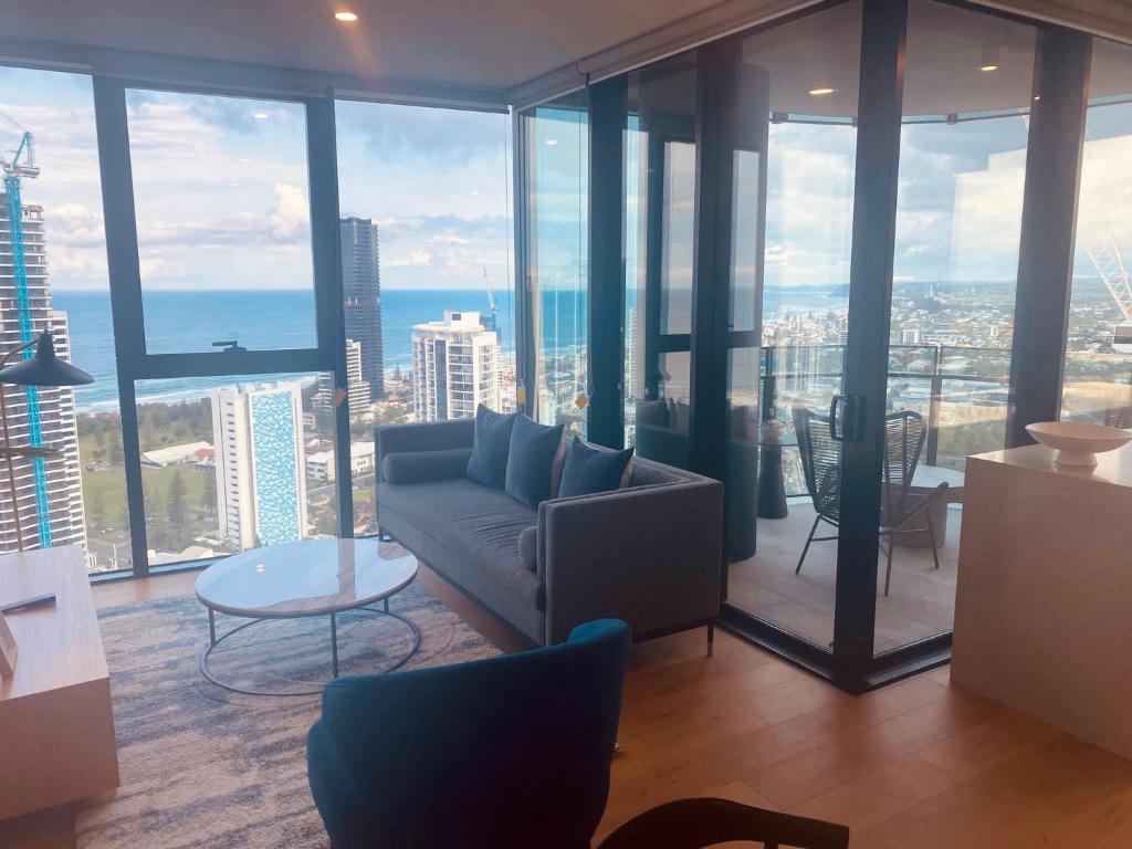 Luxury 2 bedrm apartment in Broadbeach- Be a Star in Tower One of the casino 2 bedroom apartment 334F