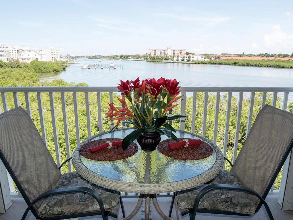 Gulf Retreat 2: Magnificent Water Views (Clearwater Beach)