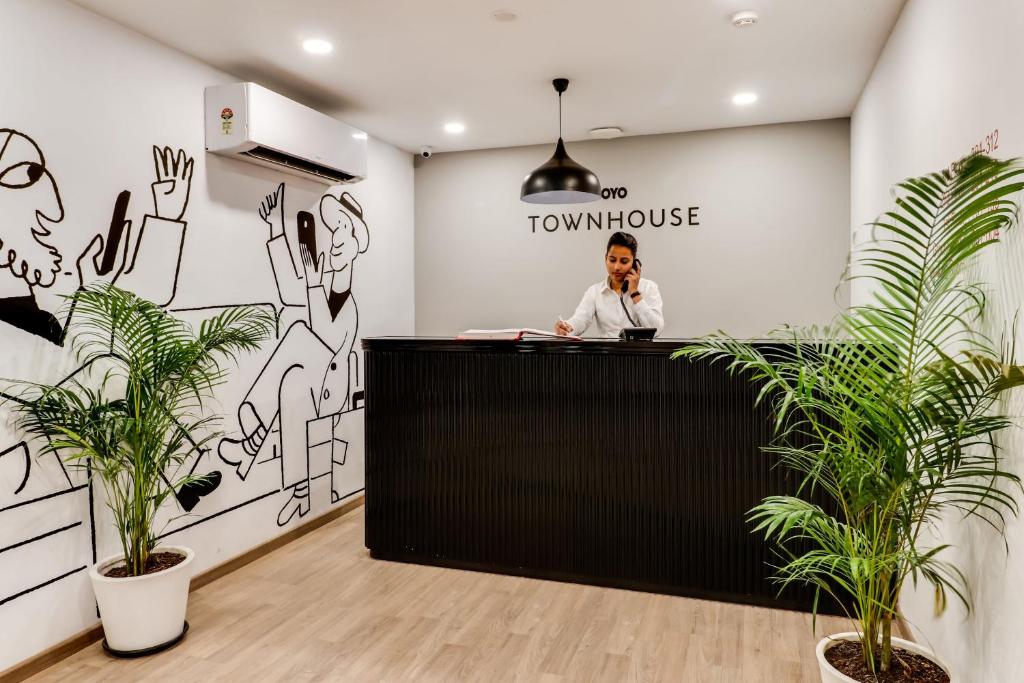 Super OYO Townhouse 135 Gandhi Hall