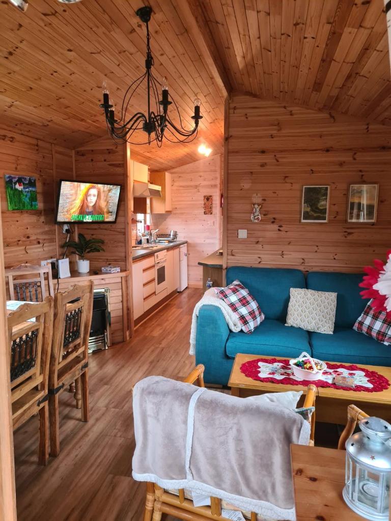 Unique Caravan with Outdoor Space Lodge (Ballantrae)