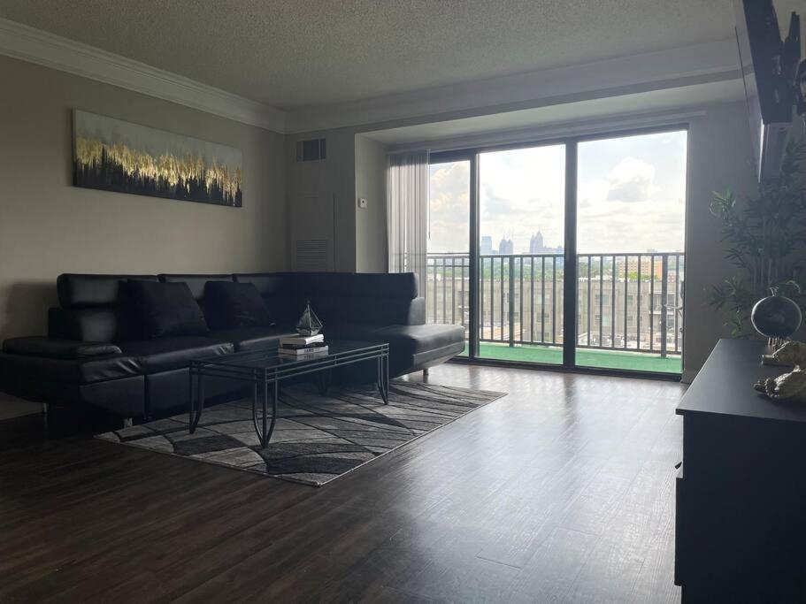 Modern 2 Bedroom 2 Bathroom Unit In Atlanta