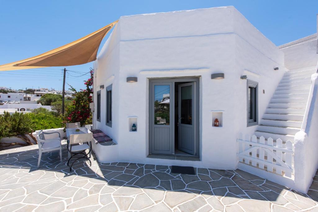Dora's traditional houses (Apollonia)