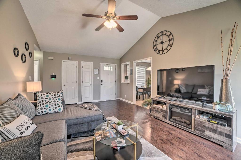Charming Clarksville Home with Yard and Fire Pit! (Oak Grove)