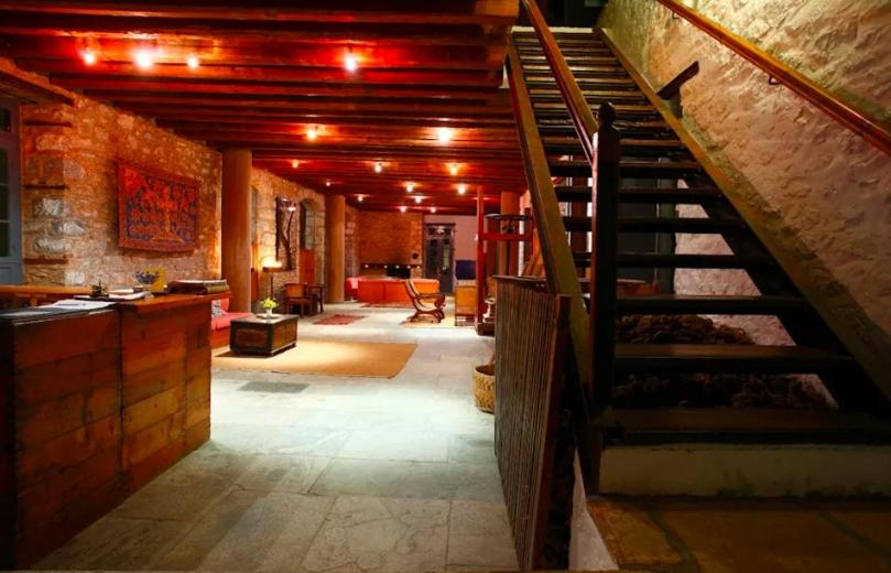 Bratsera Traditional Hotel