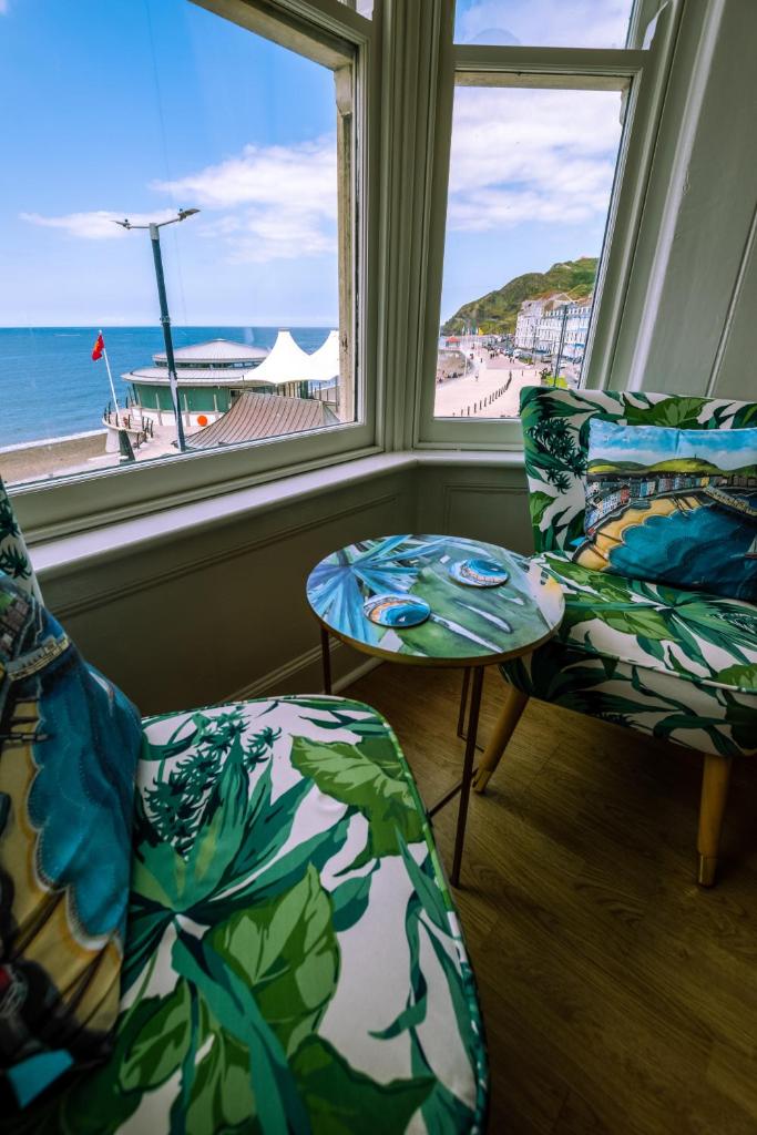 Starling View BOUTIQUE Stunning Seafront view Apartment