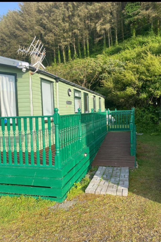 Beautiful 2 bedroom Caravan Sleeps 4 - 6