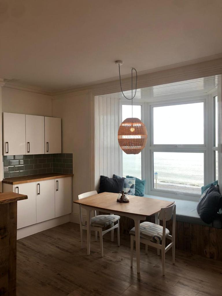Lovely Seafront 2 bed flat in Aberystwyth