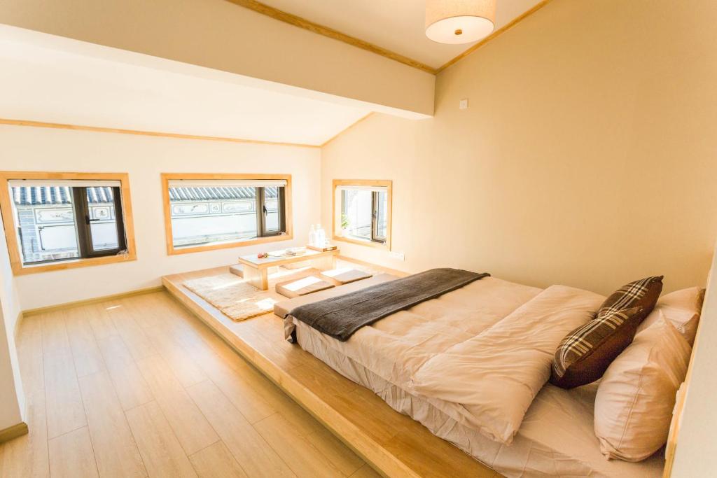 Dali Blocks · Cafe & Travel Hotel