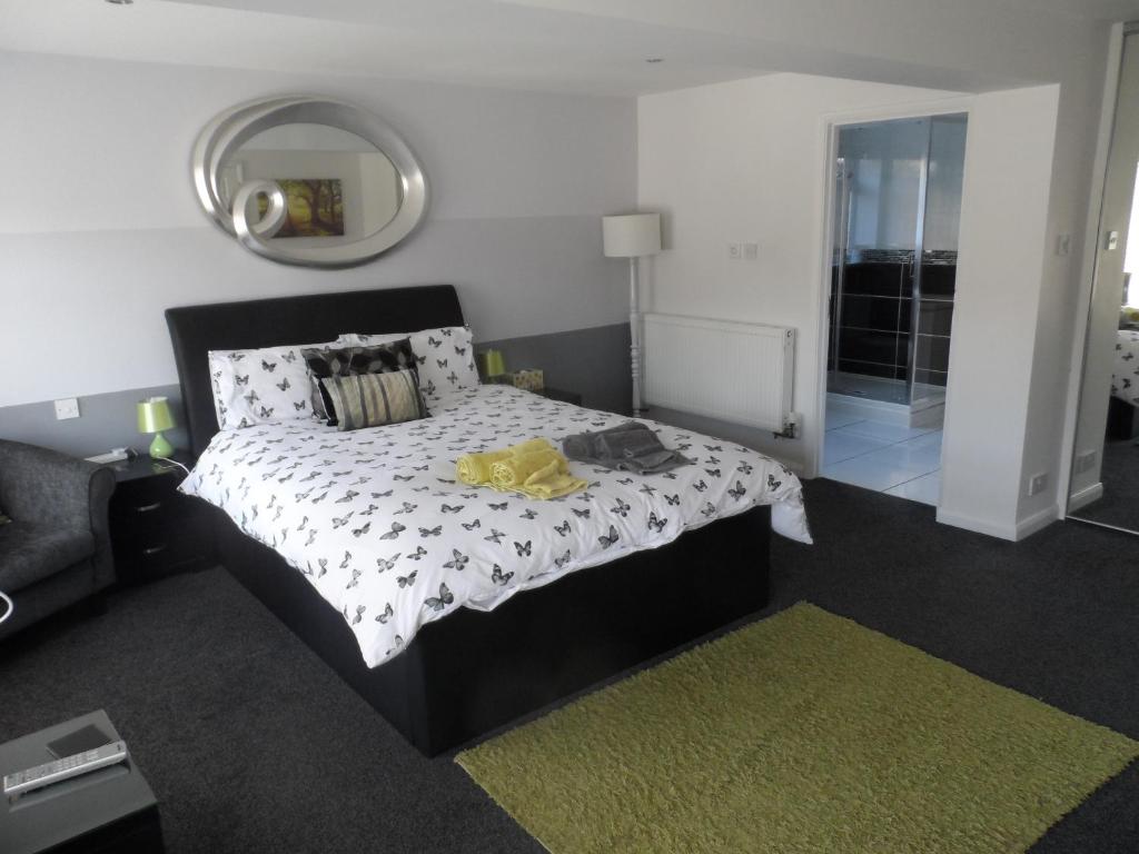 Mayfields Guest House (Wokingham)