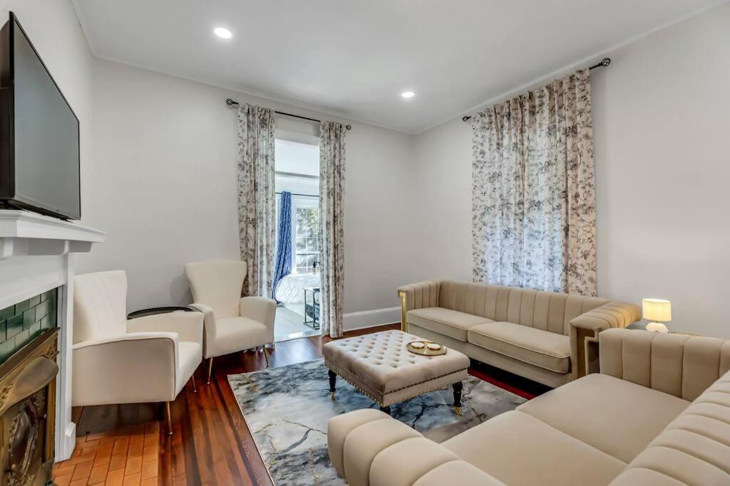 Fully Renovated Near Downtown