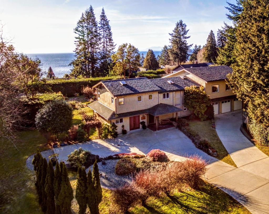 Secret Beach B&B Suites (Gibsons)