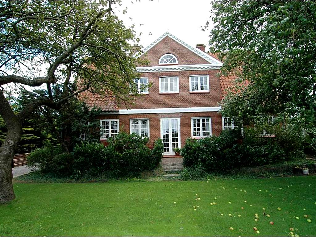 Aakirkeby Bed and Breakfast (Åkirkeby)