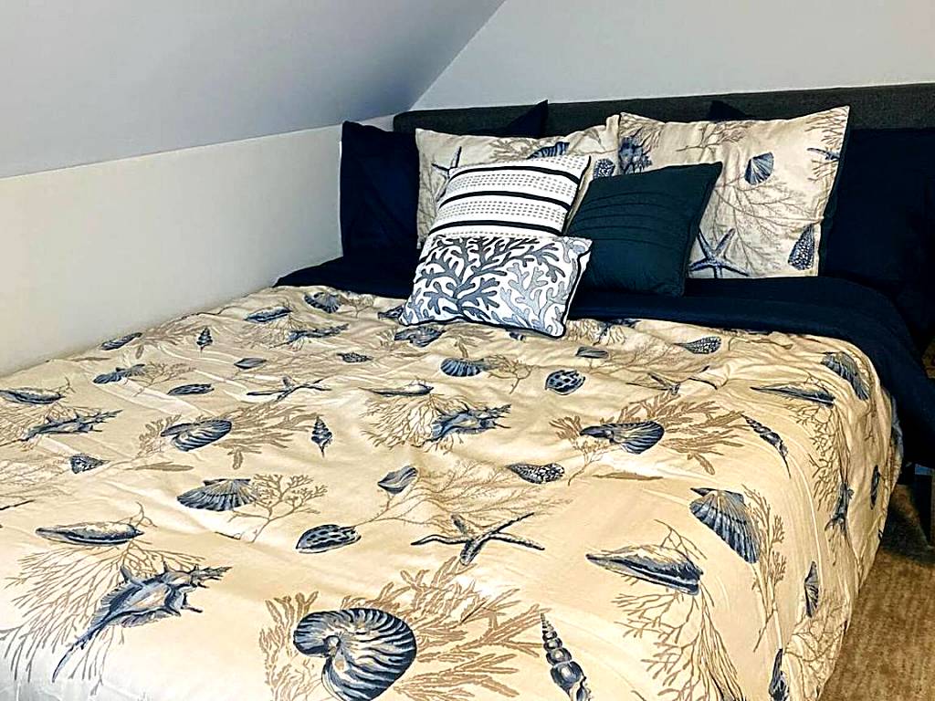 Room in Guest room - Room 3 Cozy Private Enjoy Relax (Nantucket)