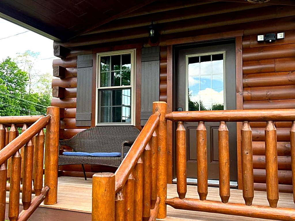 Lincoln Log Cabins (Lincoln)