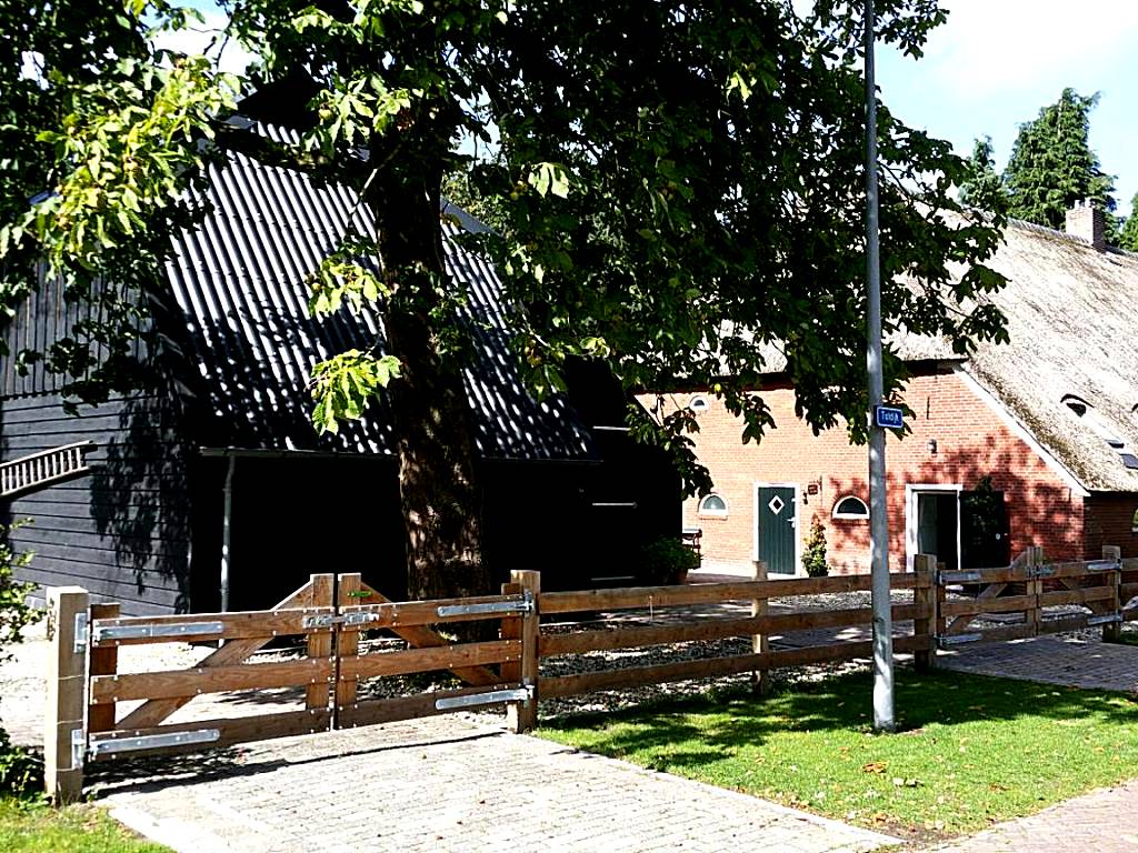 bij Saar (Zwinderen)
