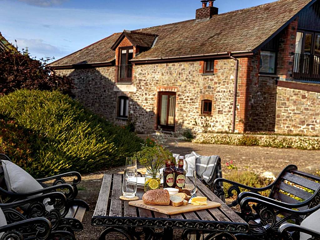 Downe Cottages (Hartland)