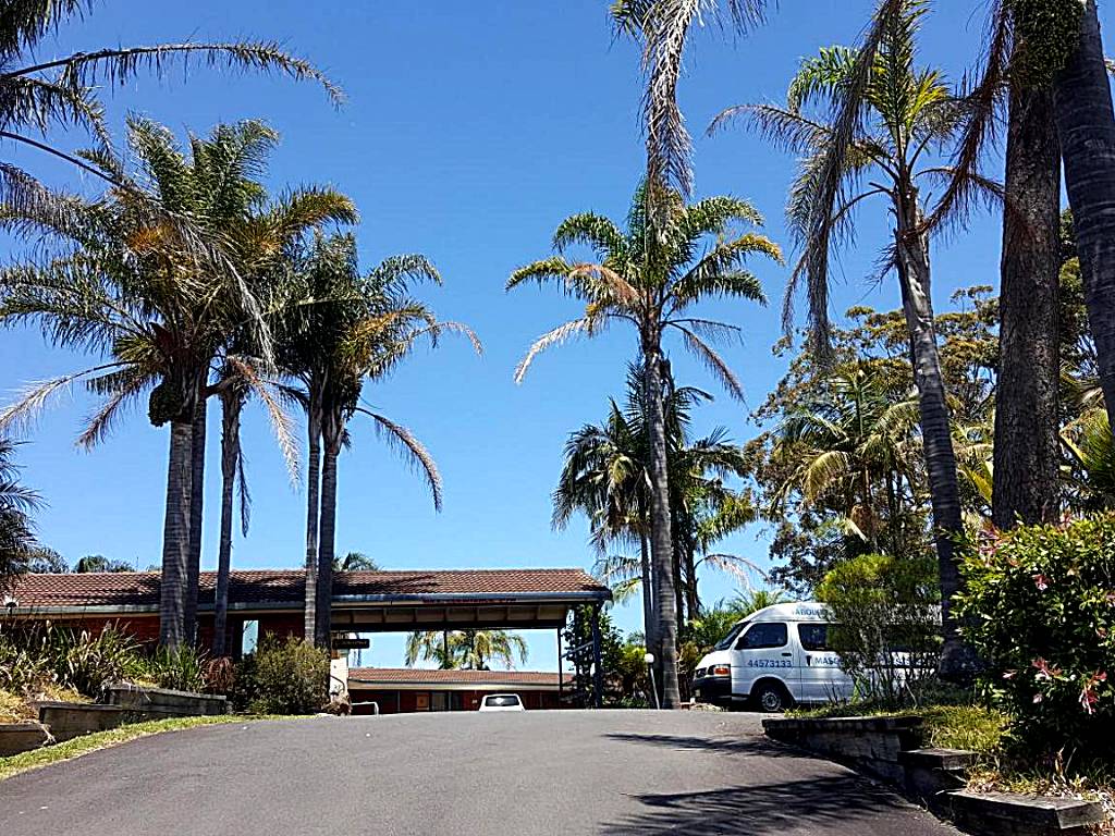 Tabourie Lake Motor Inn