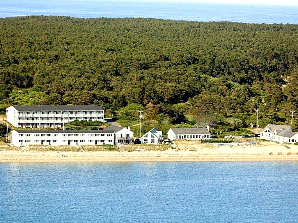 Horizons Beach Resort (North Truro)