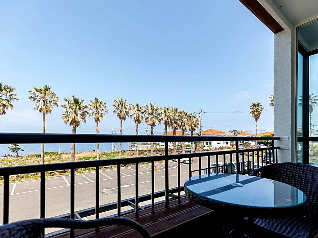 Sea Cliff Hotel Jeju: Family Room with Sea View