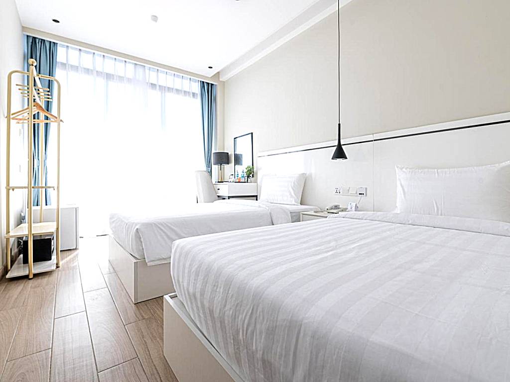 Grace Samudera Hotel: Deluxe Twin Room with Sea View