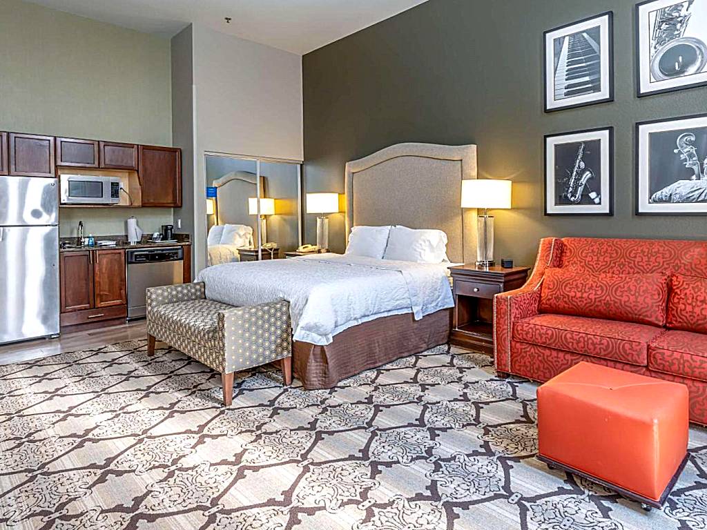 Hampton Inn and Suites New Orleans Convention Center: King Suite with Spa Bath - Non-Smoking (New Orleans)