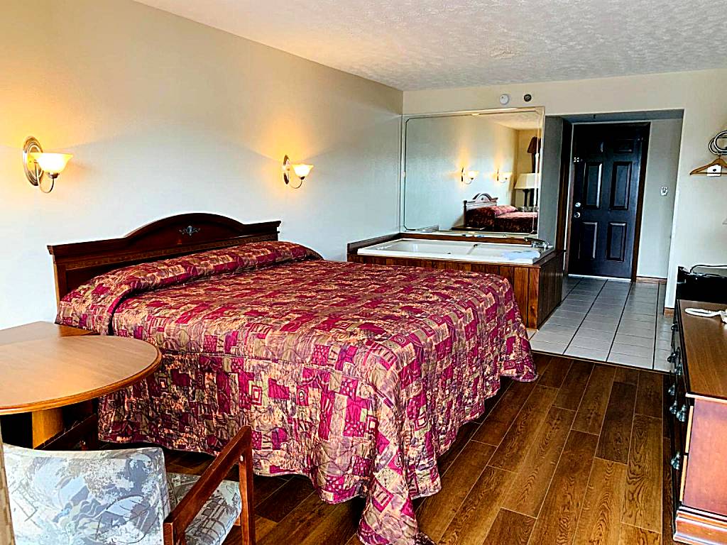 Landmark Inn: King Room with Spa Bath