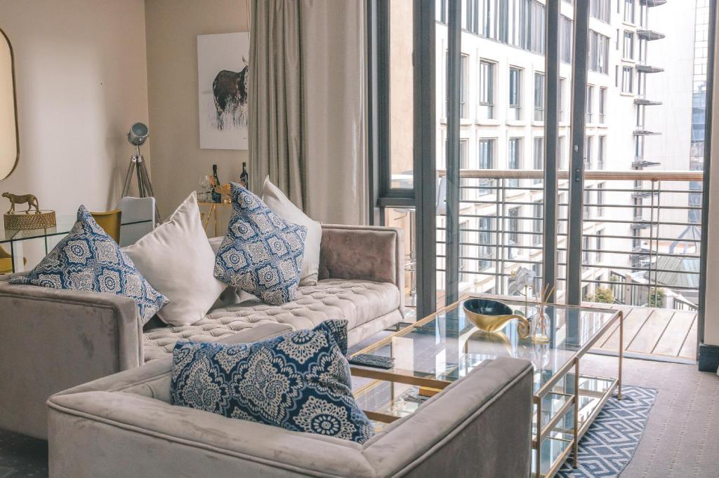 Raphael penthouse 205