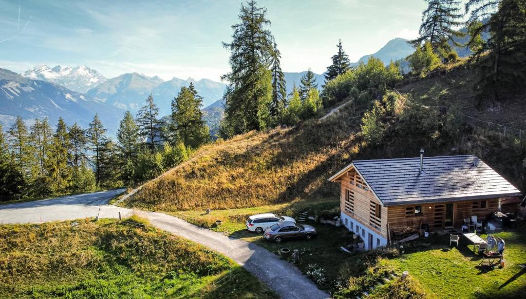 For 6 to 8 people, 5min. from Vercorin, view on the mountains