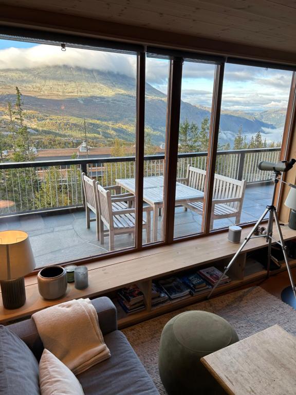 Astonishing Mountain Lodge at the top of Gaustablikk, 25m2 west facing terrace, 3 bedrooms