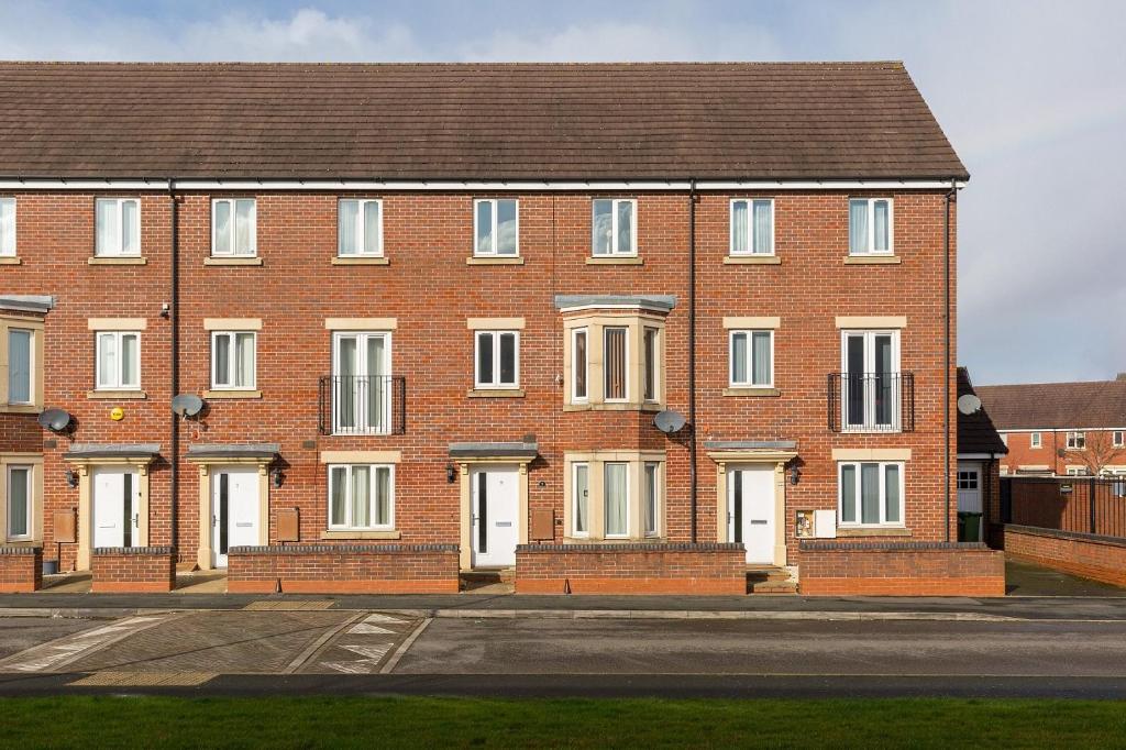 6 Bedroom New Build House