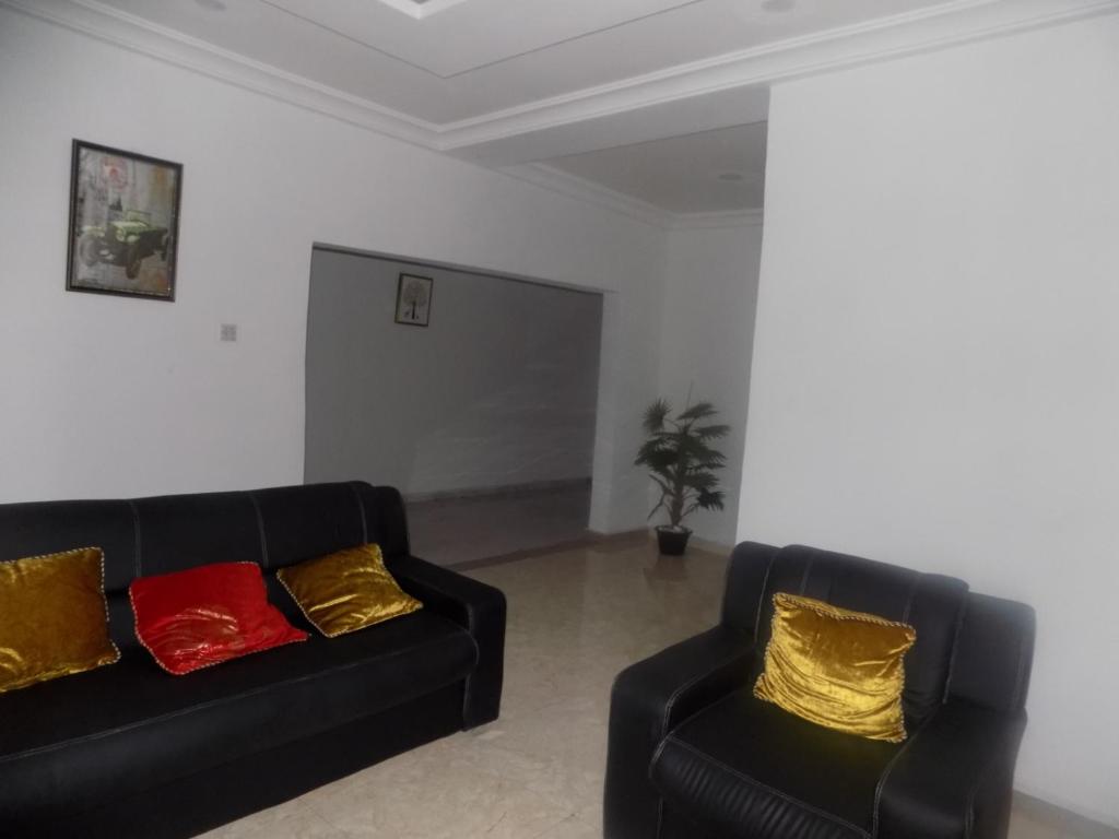 1Bedroom Service Apartment ShortLet-FREE WIFI - Peter Odili RD - N25,000