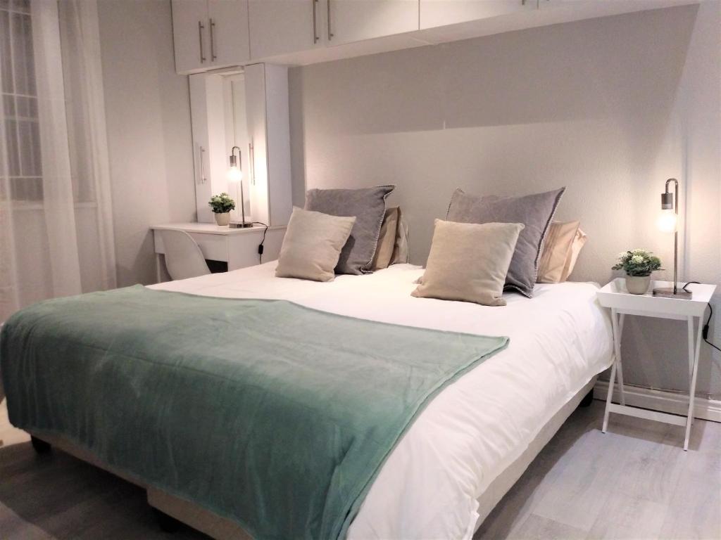 Private Loadshedding free Flatlet, Fibre WiFi, Netflix, Security Deposit applies