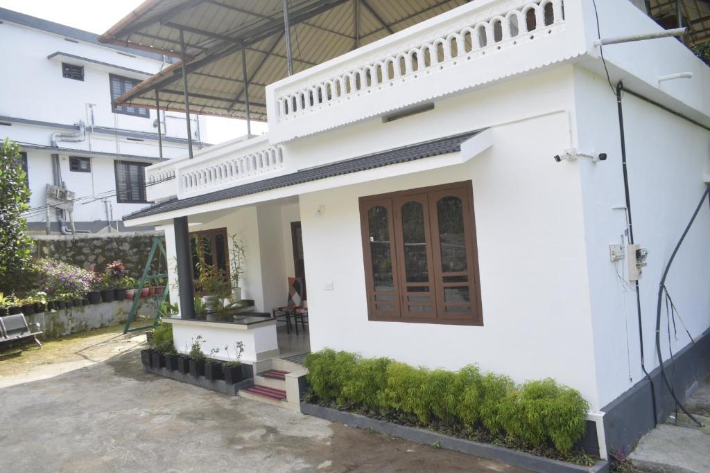 Holiday Villa - The Quarry Lake