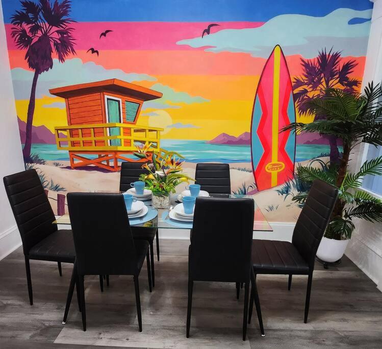 Beach Theme Mins to Cedar Pt, Sports Force & Ferry, Private Deck, EV, Kids & Pet Friendly