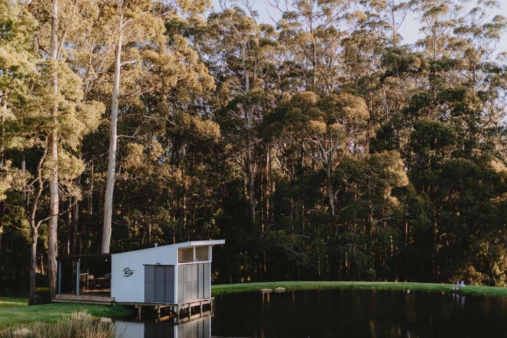17pounds -Tranquil Rural Estate & Wellness Retreat