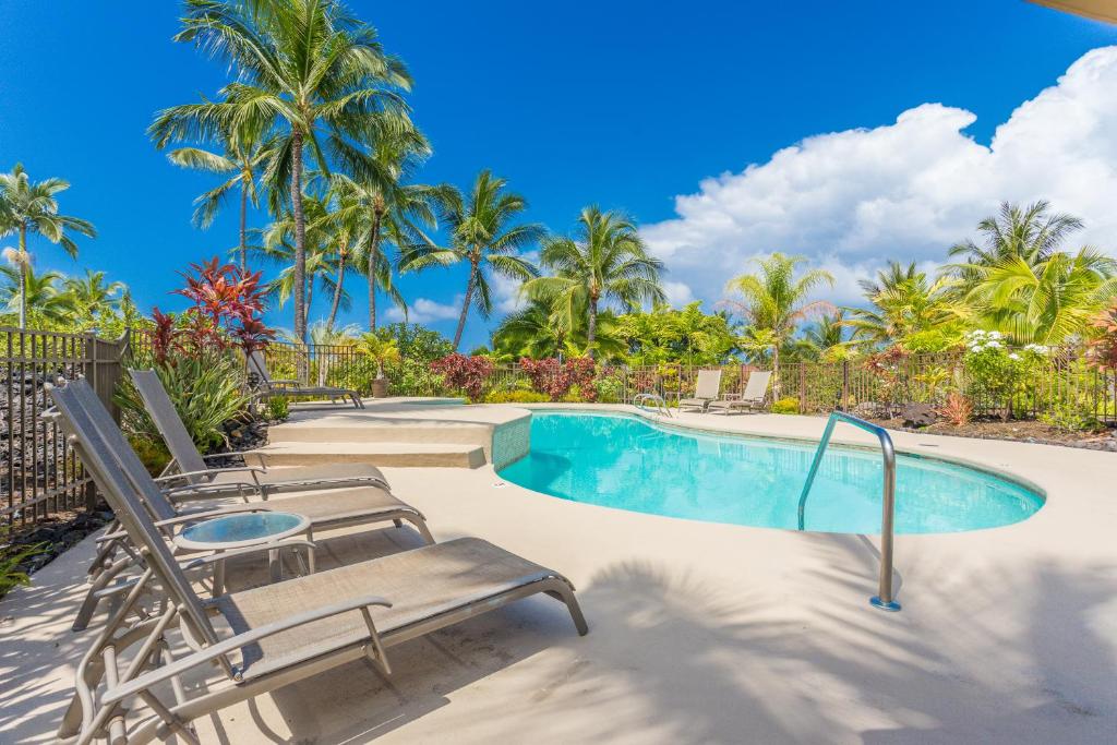 Entire townhome in Keauhou Resort, Close to Kona