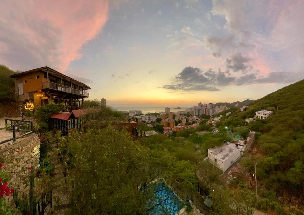 Akela Gaira Hotel