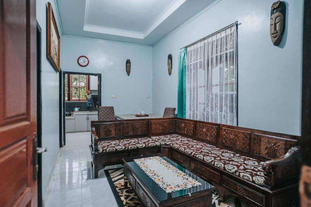 Agus Hidden Homestay - Banjar Sweet Village