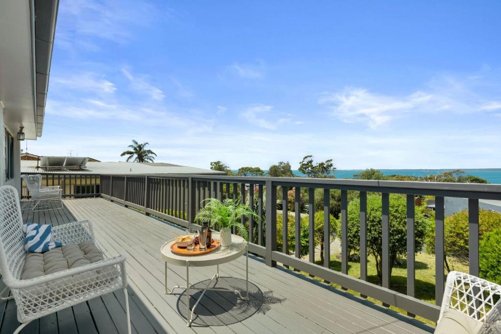 Large Pet Friendly Home with Stunning Bay Views