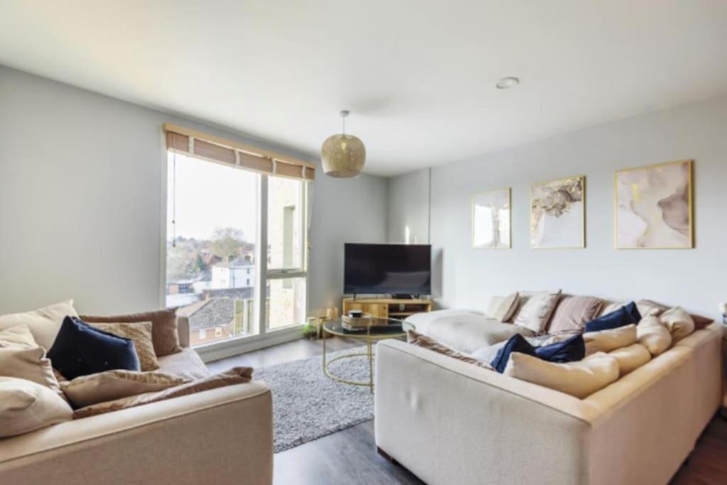 3 Bedroom Penthouse Apartment Central Maidenhead