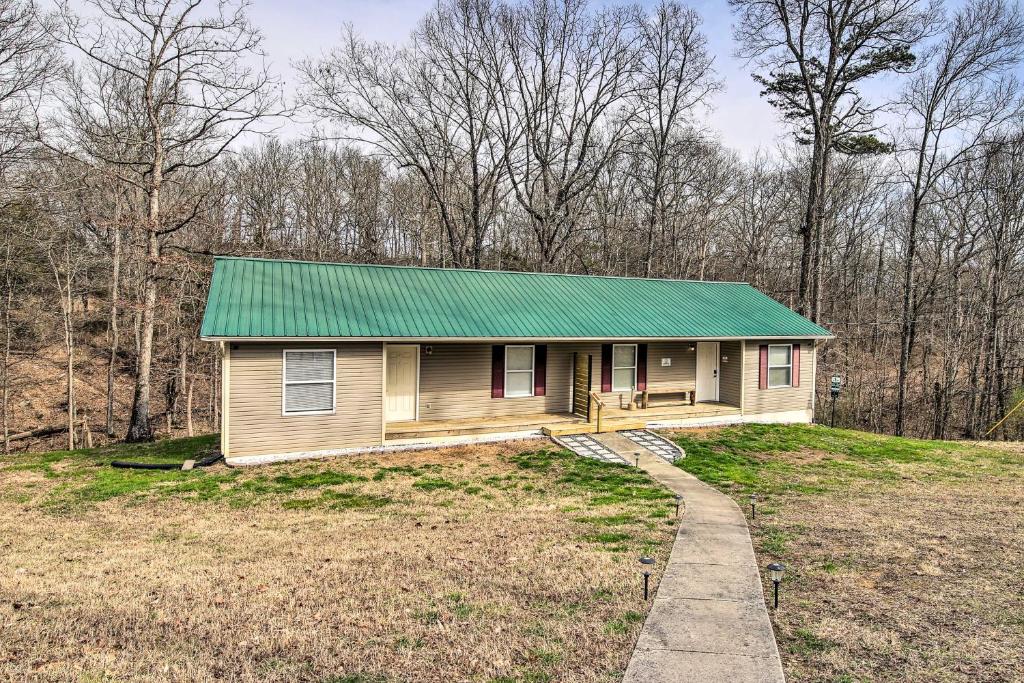 Quiet Morristown Hideaway with Deck and Fire Pit!