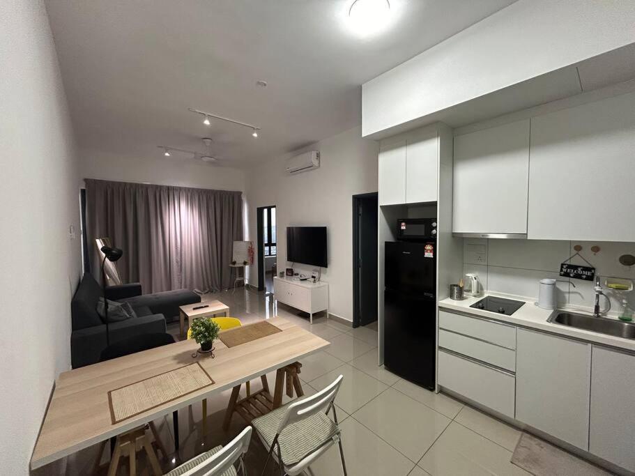 Lovely 2-bedroom condo with big pool