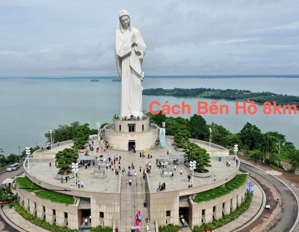 Bến Hồ Cafe - Homestay