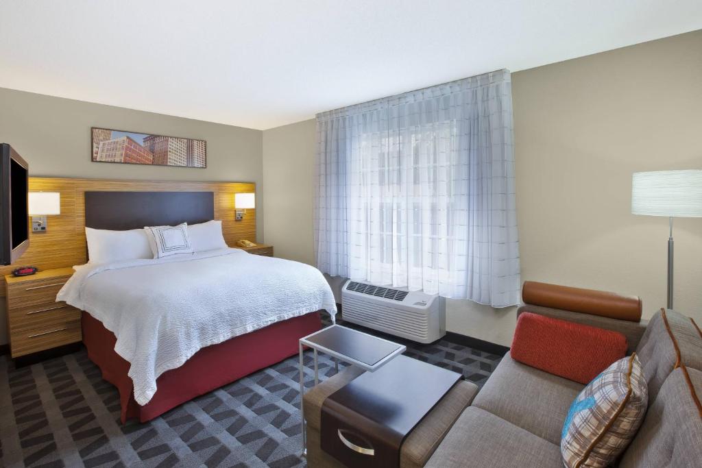 TownePlace Suites by Marriott Brookfield